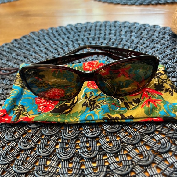Maui Jim Kiki Beach Sunglasses - Picture 5 of 6